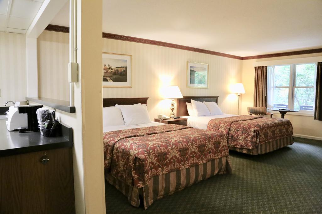 Fairbanks Inn Сент-Джонсбери Экстерьер фото