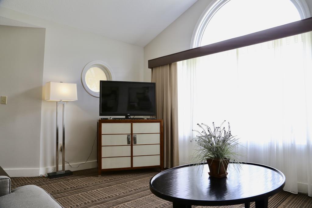 Fairbanks Inn Сент-Джонсбери Экстерьер фото