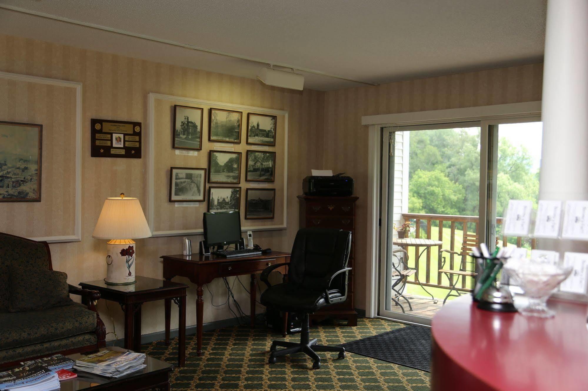 Fairbanks Inn Сент-Джонсбери Экстерьер фото